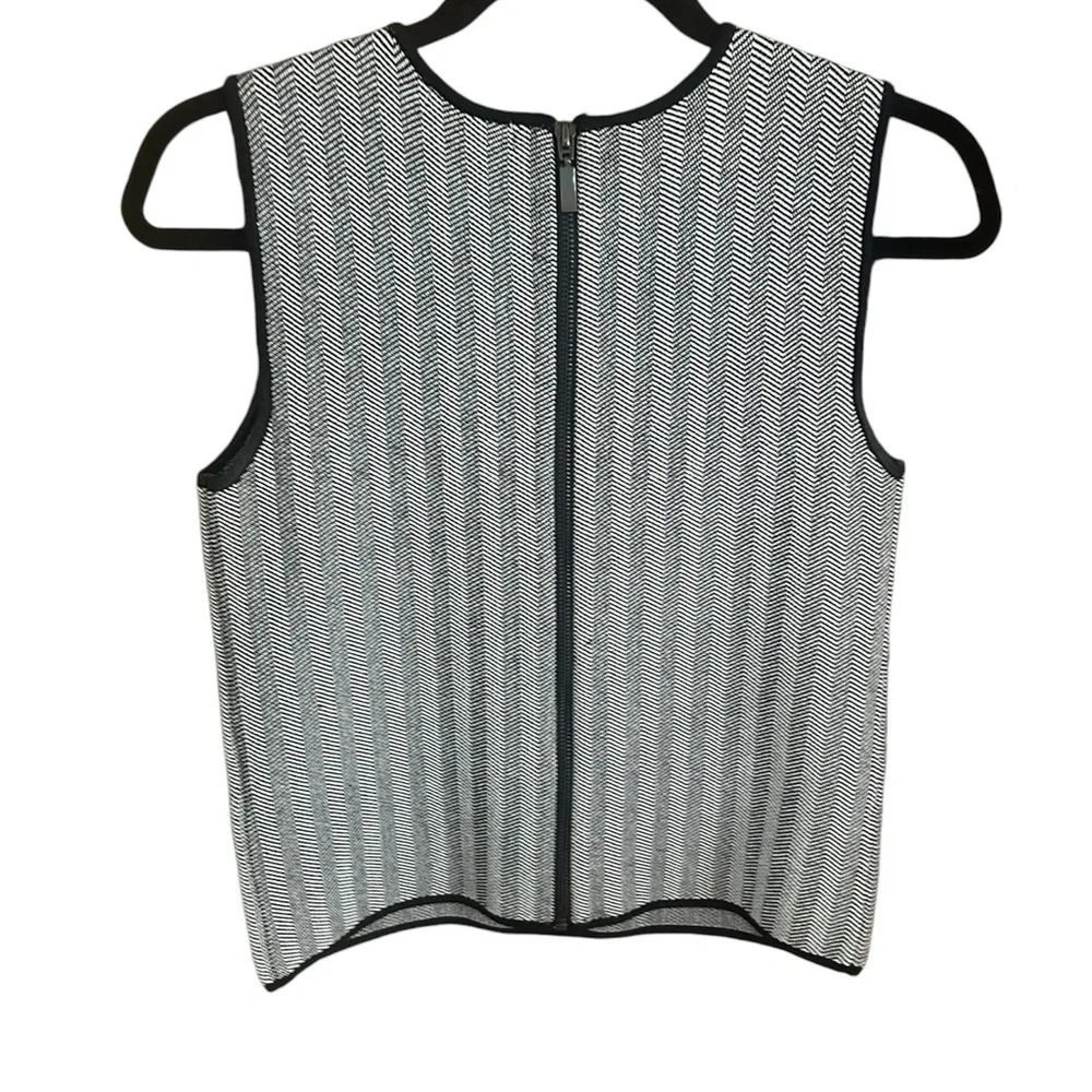 Eva Longoria Sleeveless Chevron Pattern Vest Sweater Black / White Size Medium - Picture 2 of 5